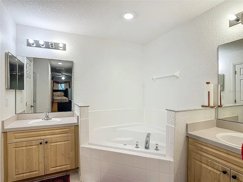 1910 Dolphin Drive Kissimmee FL 34759