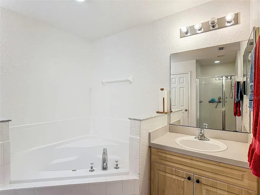 1910 Dolphin Drive Kissimmee FL 34759