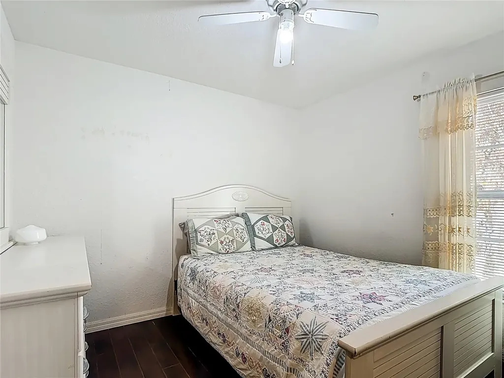 1910 Dolphin Drive Kissimmee FL 34759