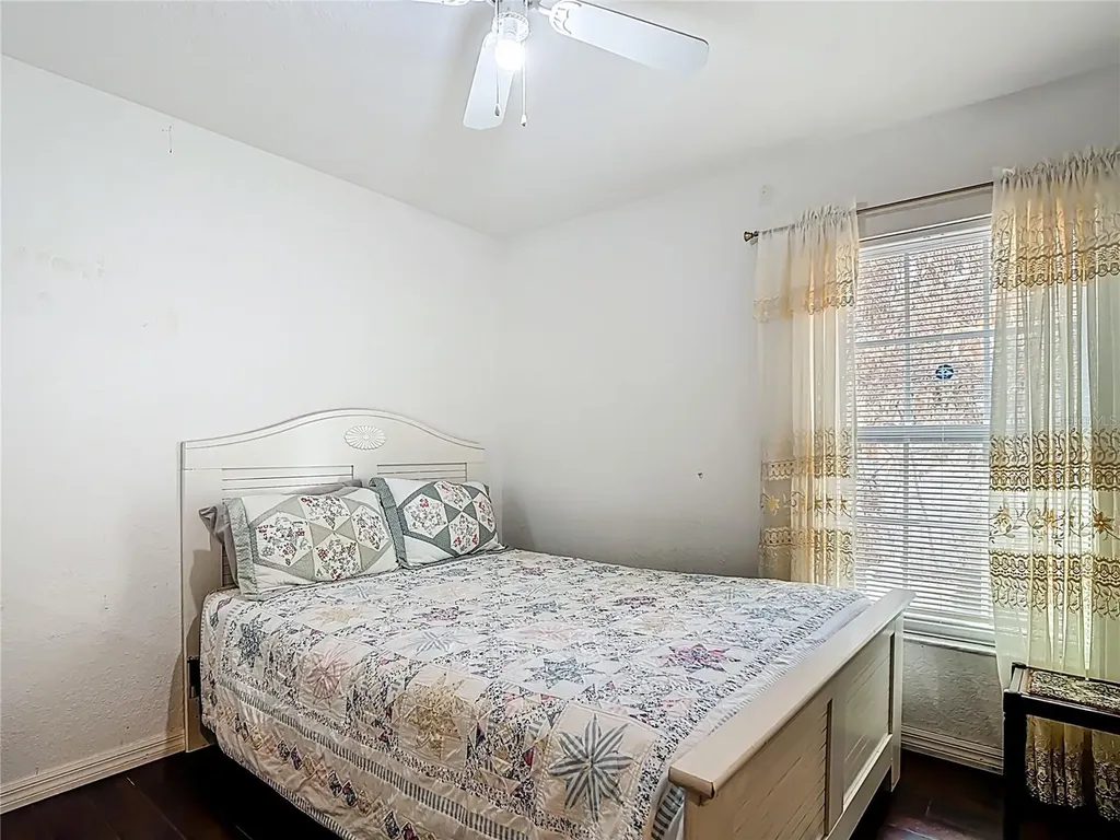 1910 Dolphin Drive Kissimmee FL 34759