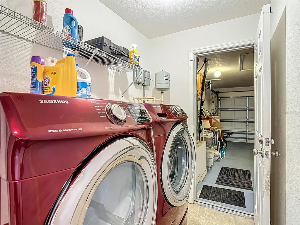 1910 Dolphin Drive Kissimmee FL 34759