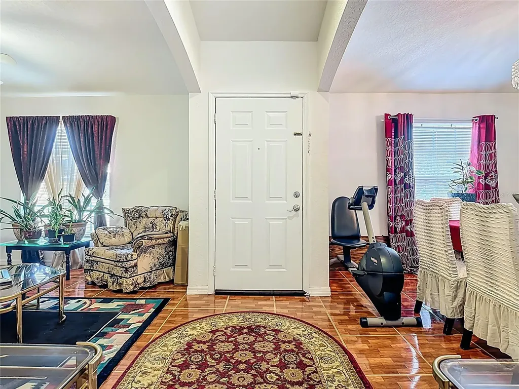 1910 Dolphin Drive Kissimmee FL 34759