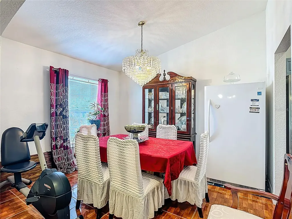 1910 Dolphin Drive Kissimmee FL 34759