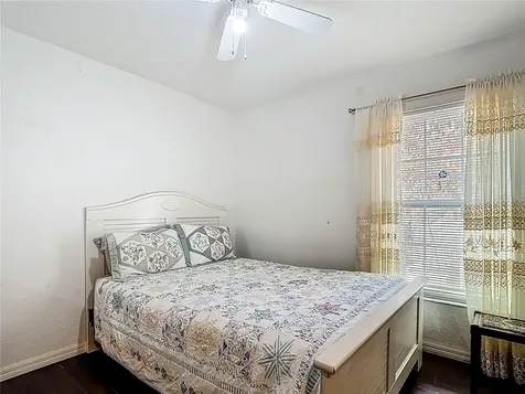 1910 Dolphin Drive Kissimmee FL 34759
