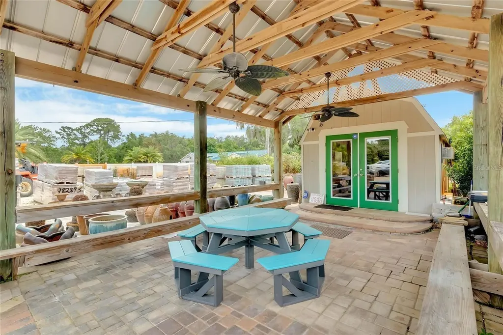 8440 County Road 48 Yalaha FL 34797
