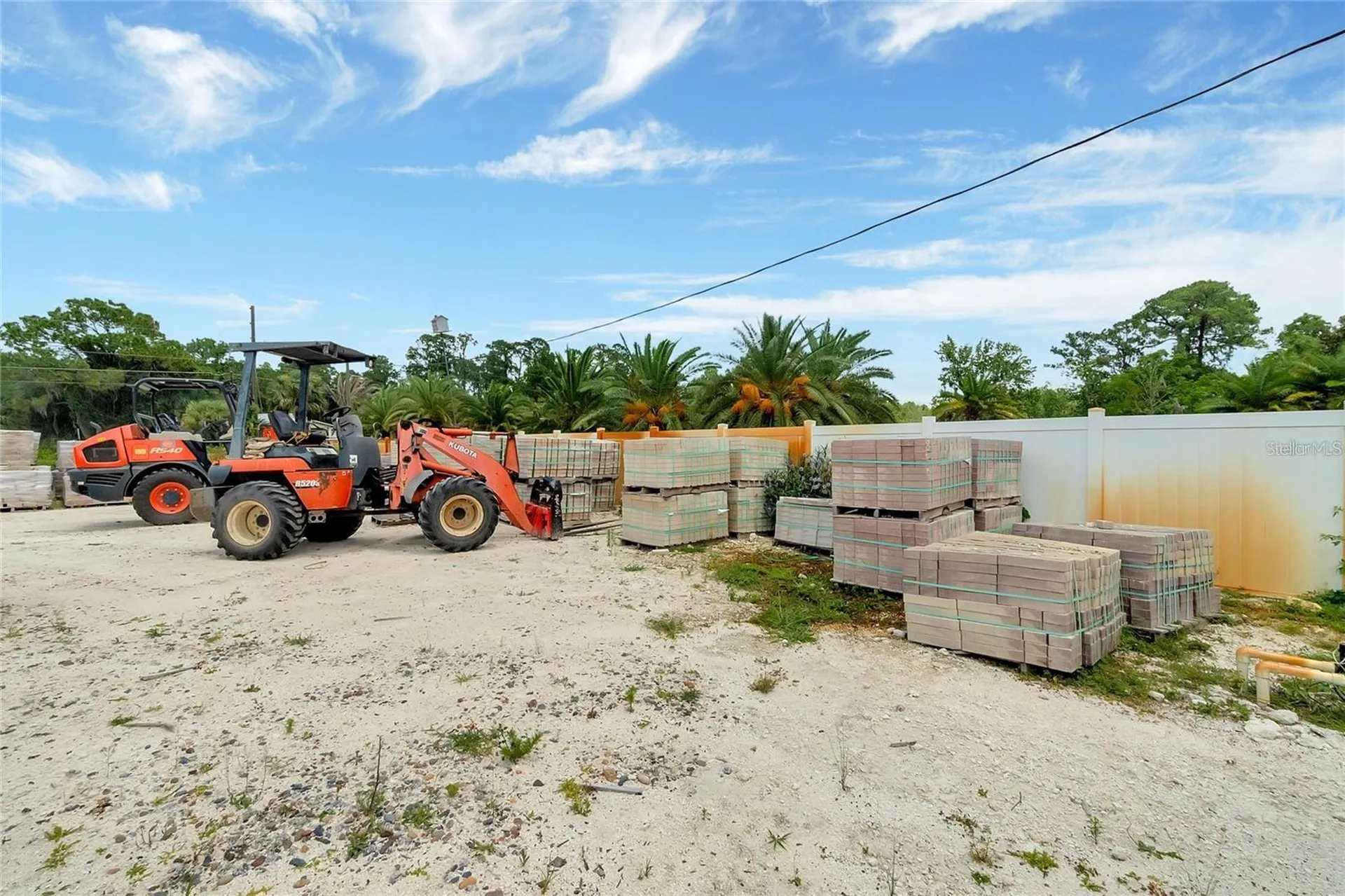 8440 County Road 48 Yalaha FL 34797