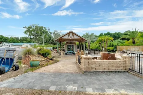 8440 County Road 48 Yalaha FL 34797