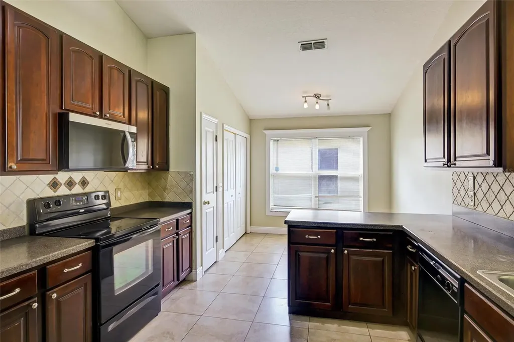 2709 Lucas Lakes Lane Kissimmee FL 34744