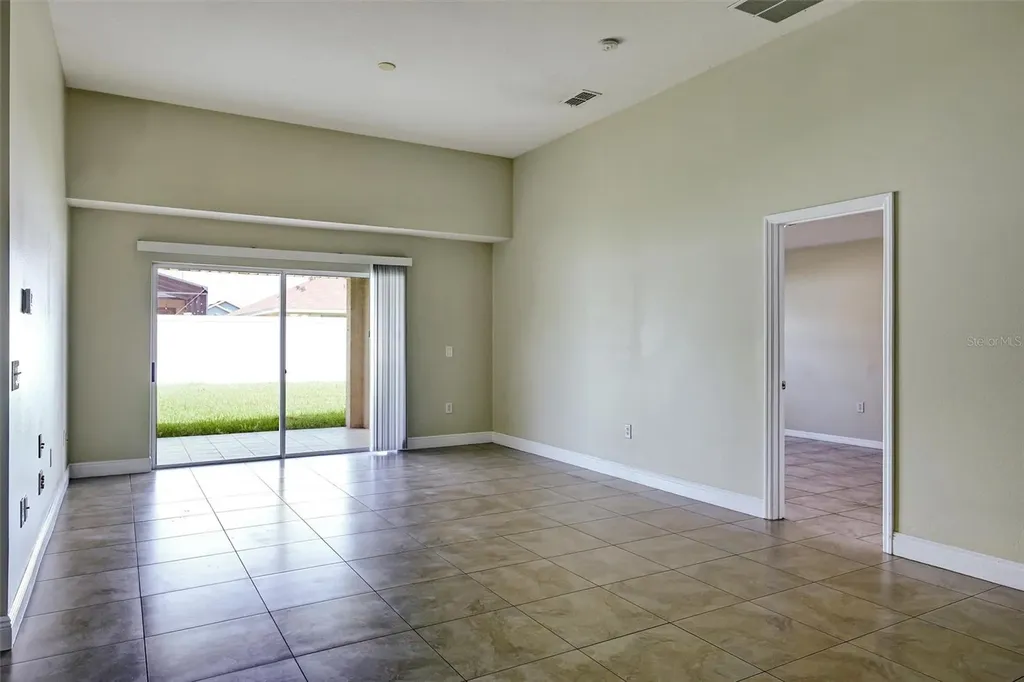 2709 Lucas Lakes Lane Kissimmee FL 34744