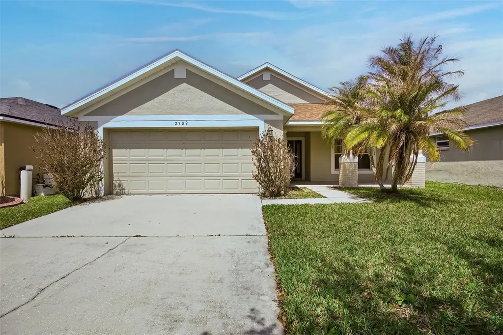 2709 Lucas Lakes Lane Kissimmee FL 34744