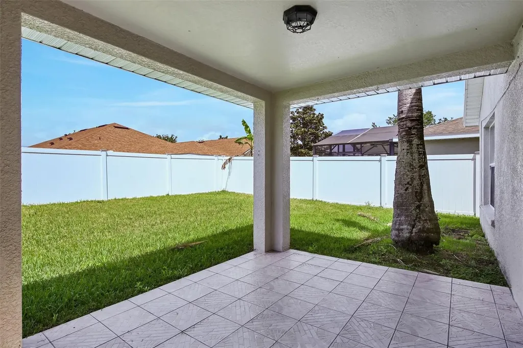 2709 Lucas Lakes Lane Kissimmee FL 34744