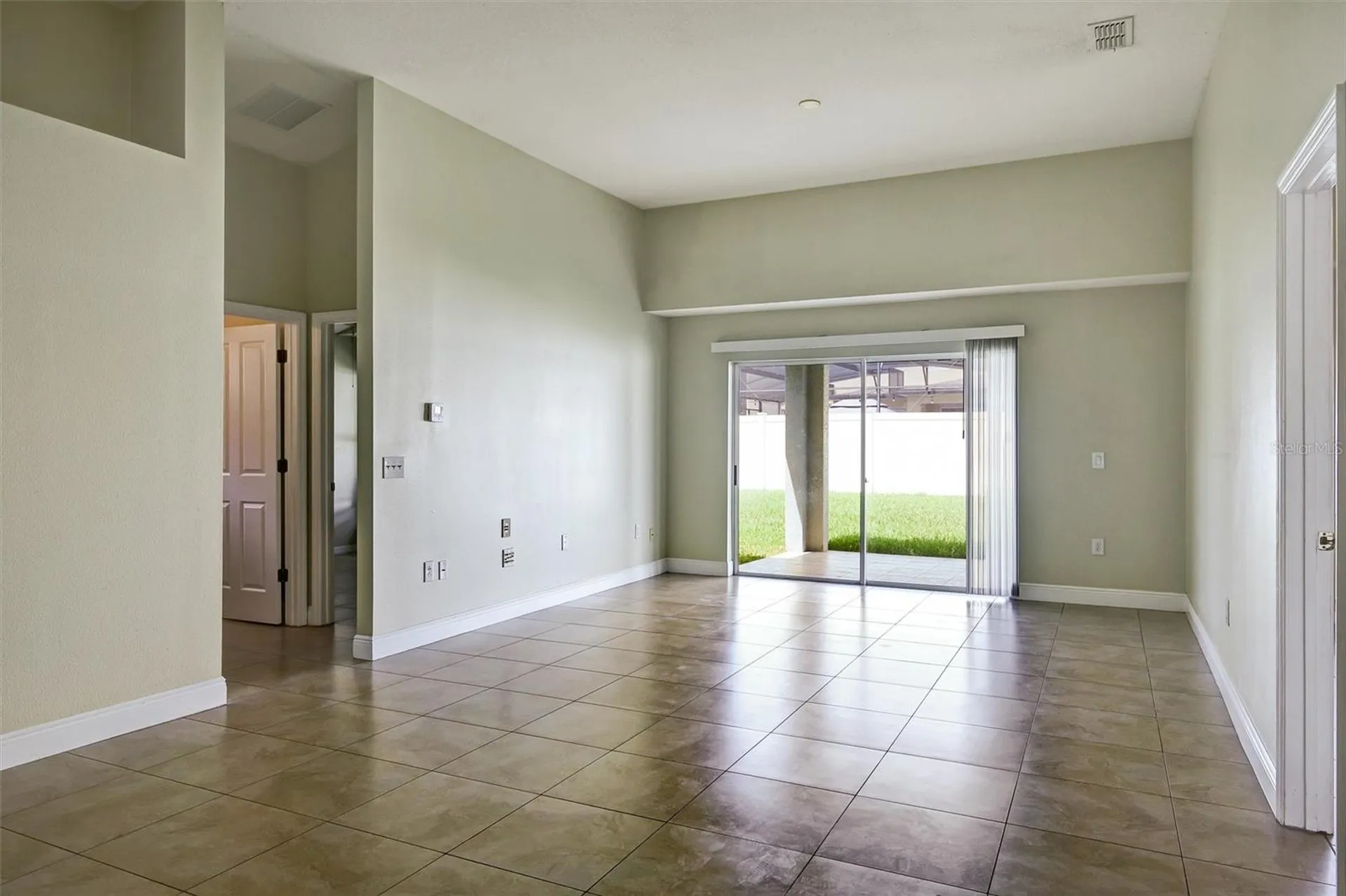 2709 Lucas Lakes Lane Kissimmee FL 34744