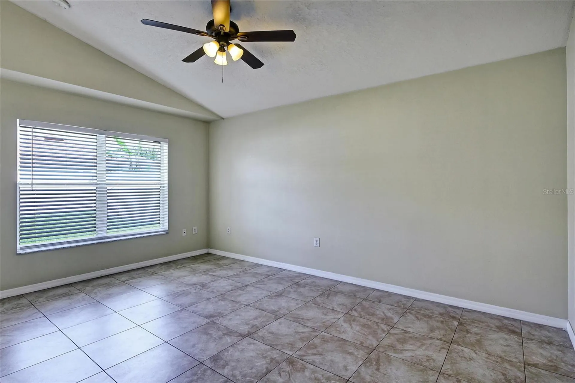 2709 Lucas Lakes Lane Kissimmee FL 34744