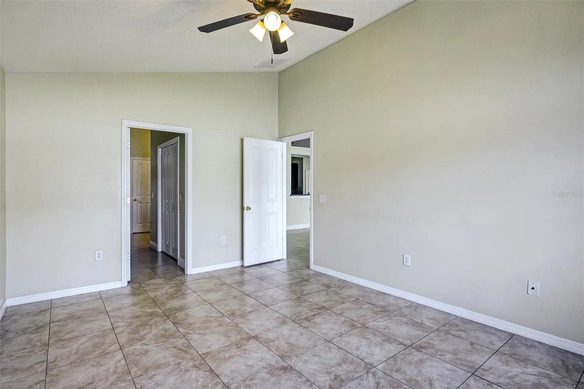 2709 Lucas Lakes Lane Kissimmee FL 34744