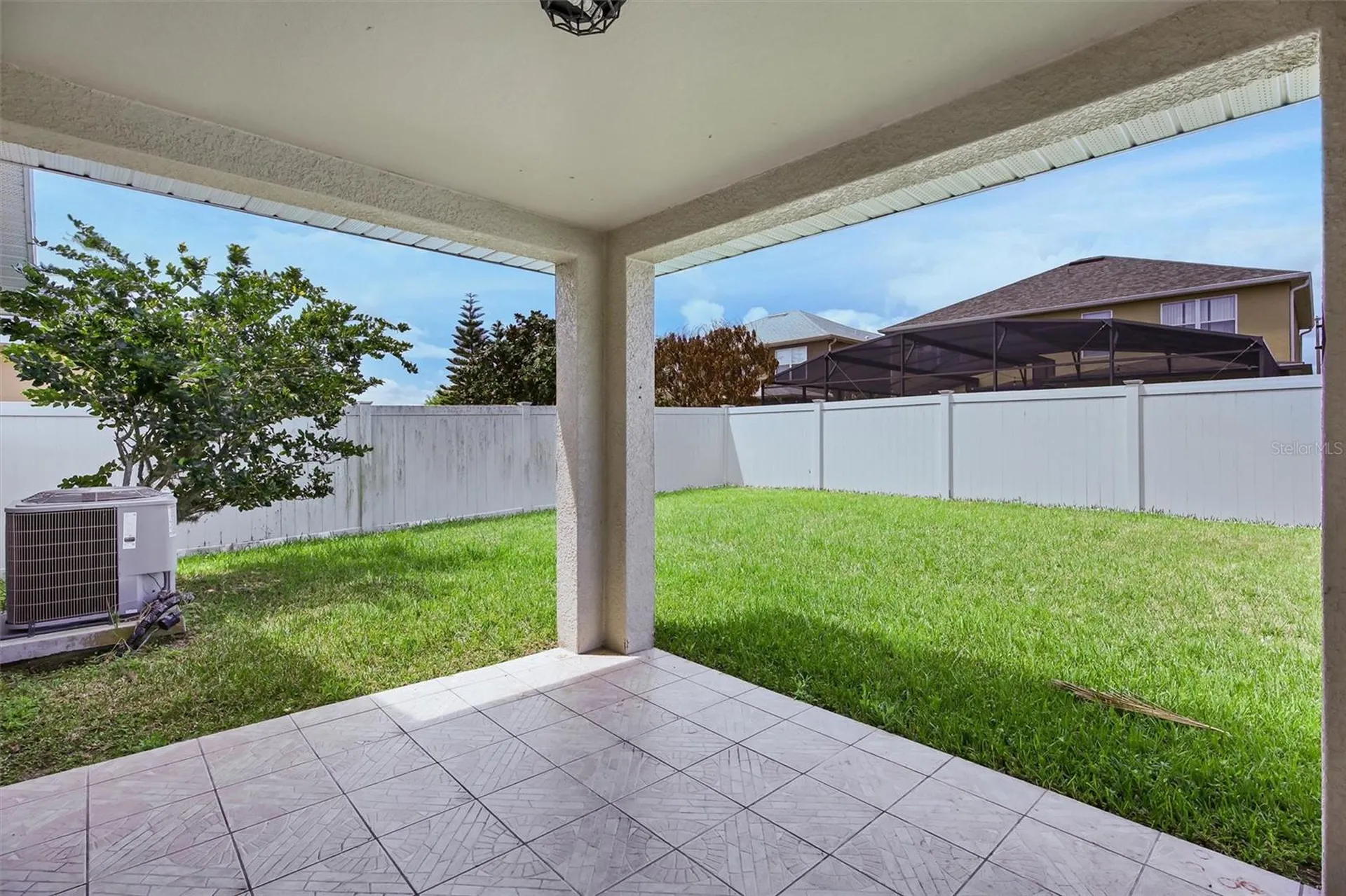 2709 Lucas Lakes Lane Kissimmee FL 34744