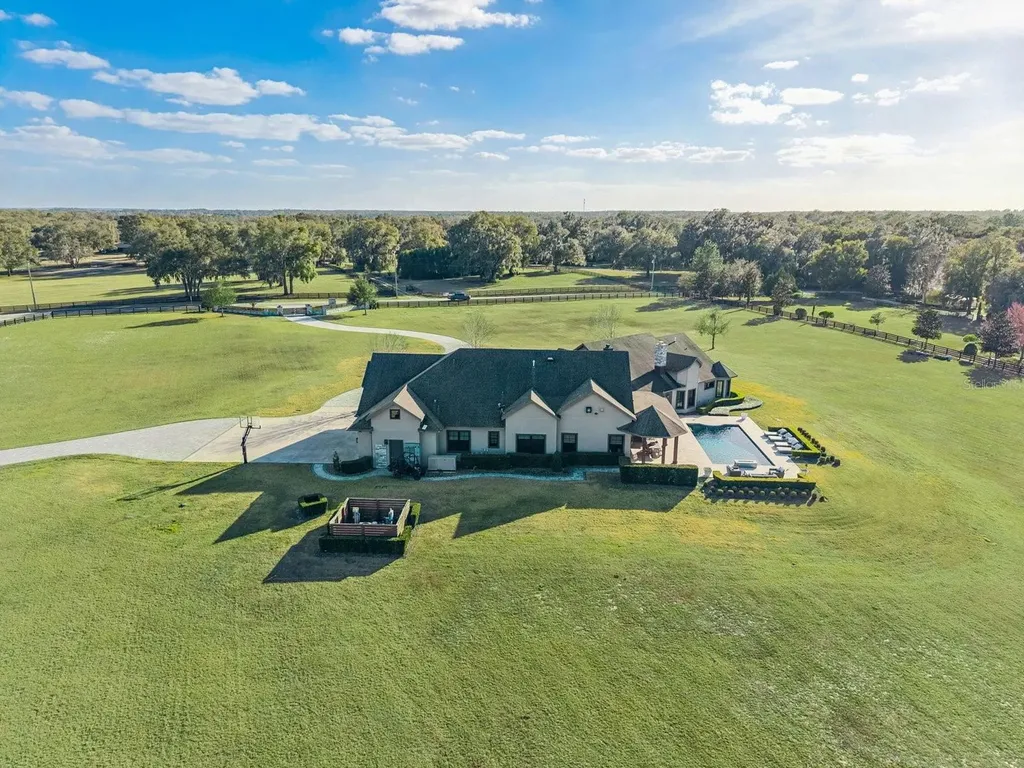 22151 Lake Seneca Road Eustis FL 32736