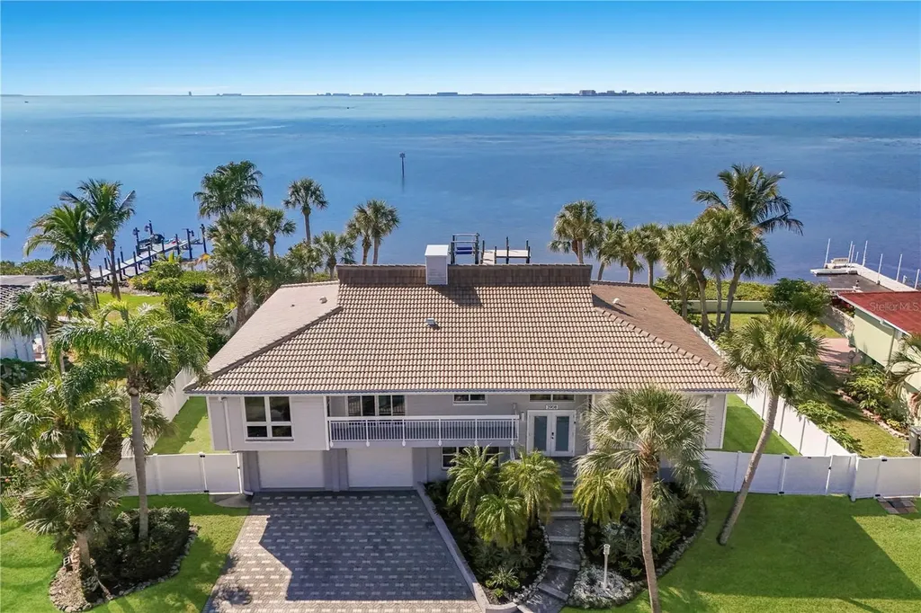 3908 Bayside Drive Bradenton FL 34210
