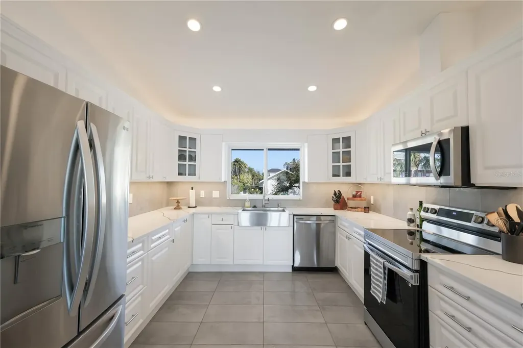 3908 Bayside Drive Bradenton FL 34210