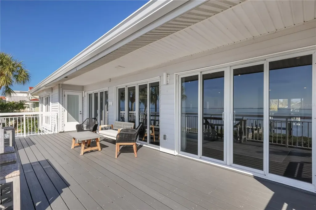 3908 Bayside Drive Bradenton FL 34210