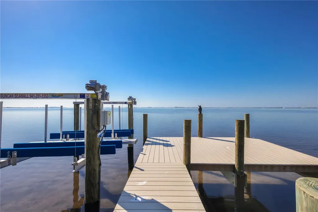 3908 Bayside Drive Bradenton FL 34210