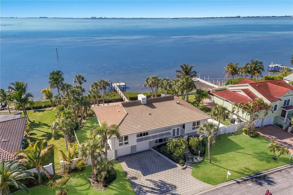 3908 Bayside Drive Bradenton FL 34210