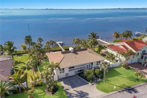 3908 Bayside Drive Bradenton FL 34210
