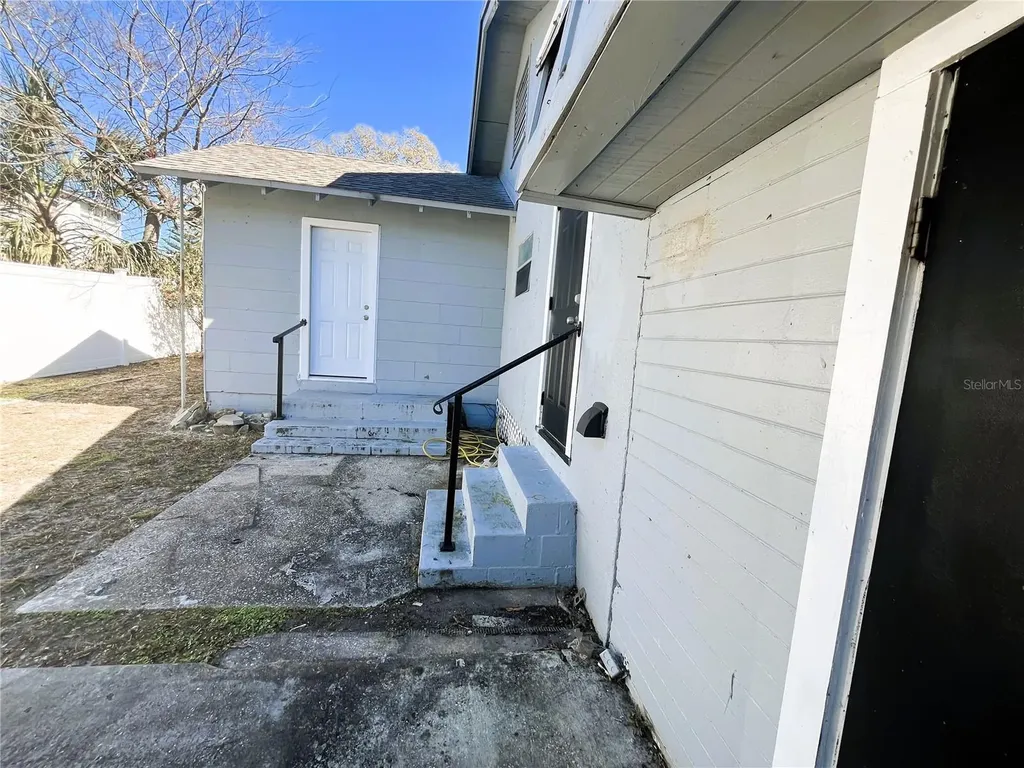 318 Hobart Avenue Daytona Beach FL 32114