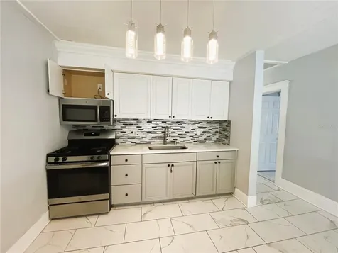 318 Hobart Avenue Daytona Beach FL 32114