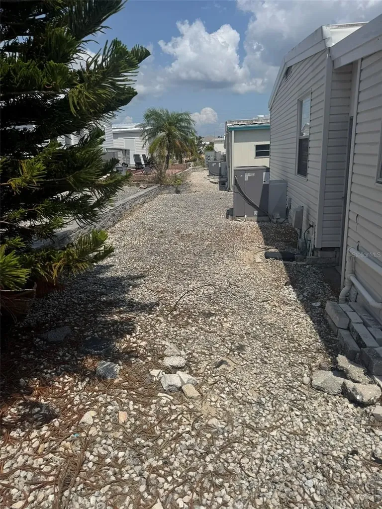 3301 Alt 19 Dunedin FL 34698