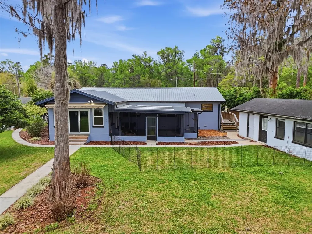 8096 SW County Road 18 Hampton FL 32044