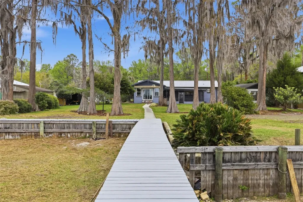 8096 SW County Road 18 Hampton FL 32044