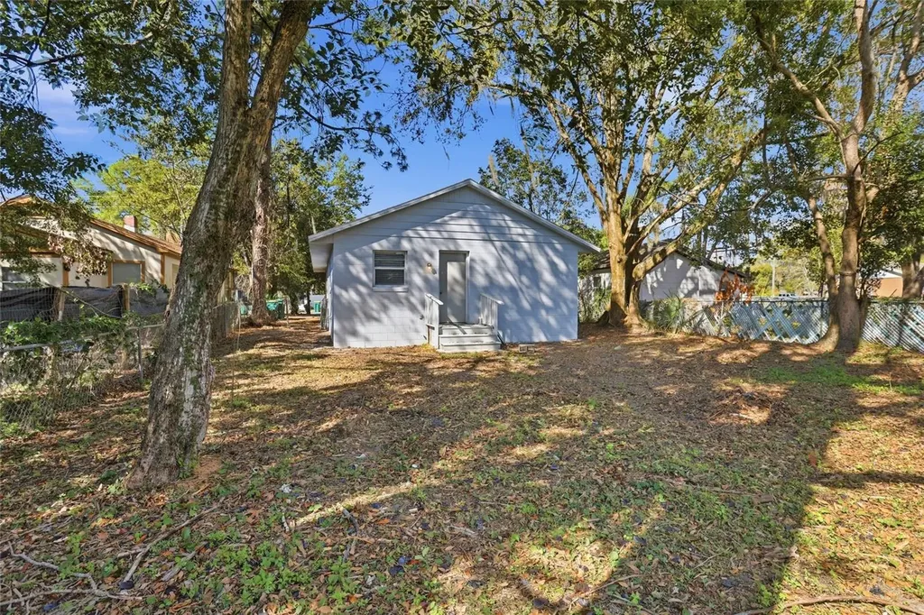 2014 Bates Avenue Eustis FL 32726