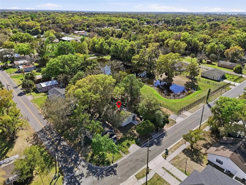 2014 Bates Avenue Eustis FL 32726