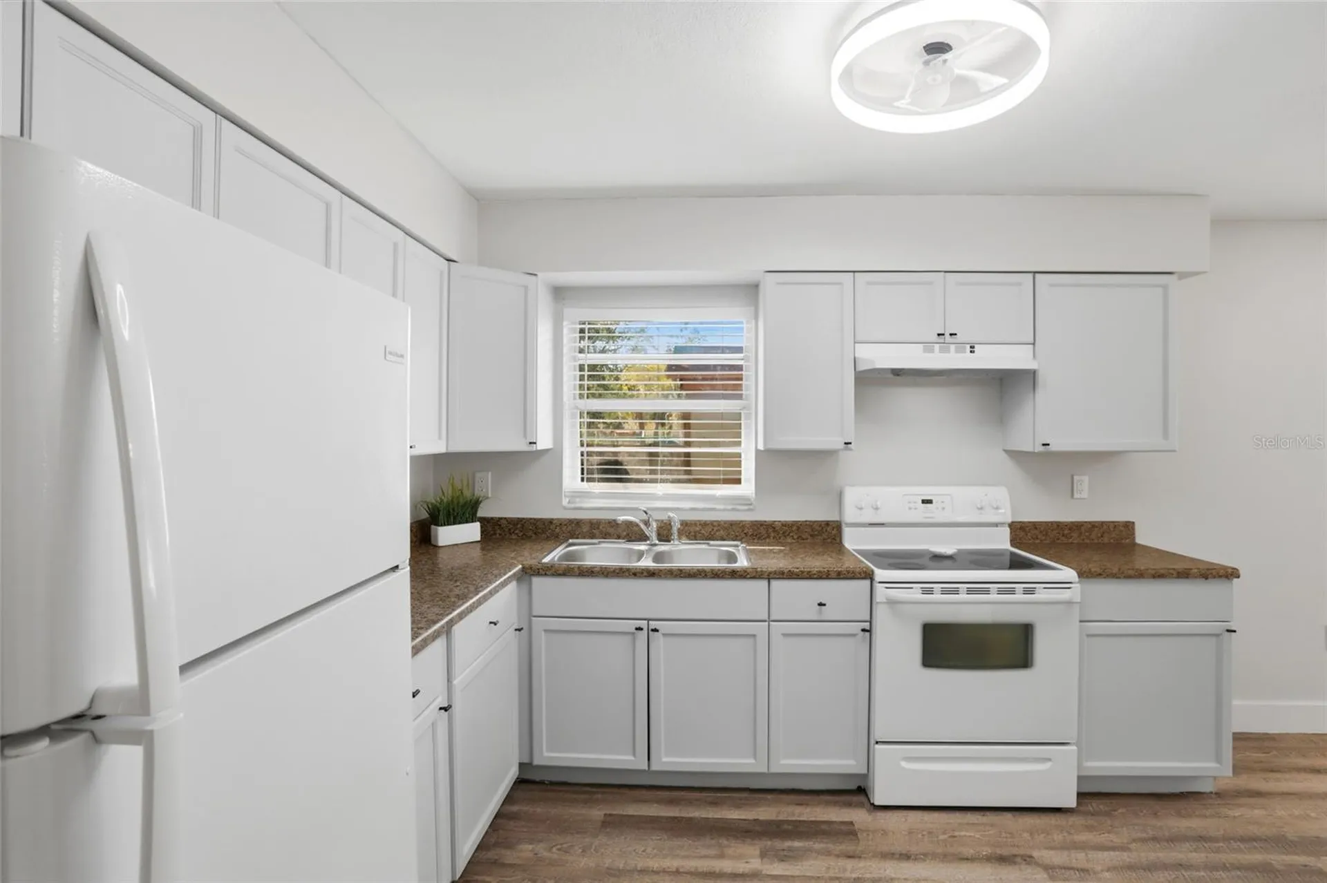 2014 Bates Avenue Eustis FL 32726