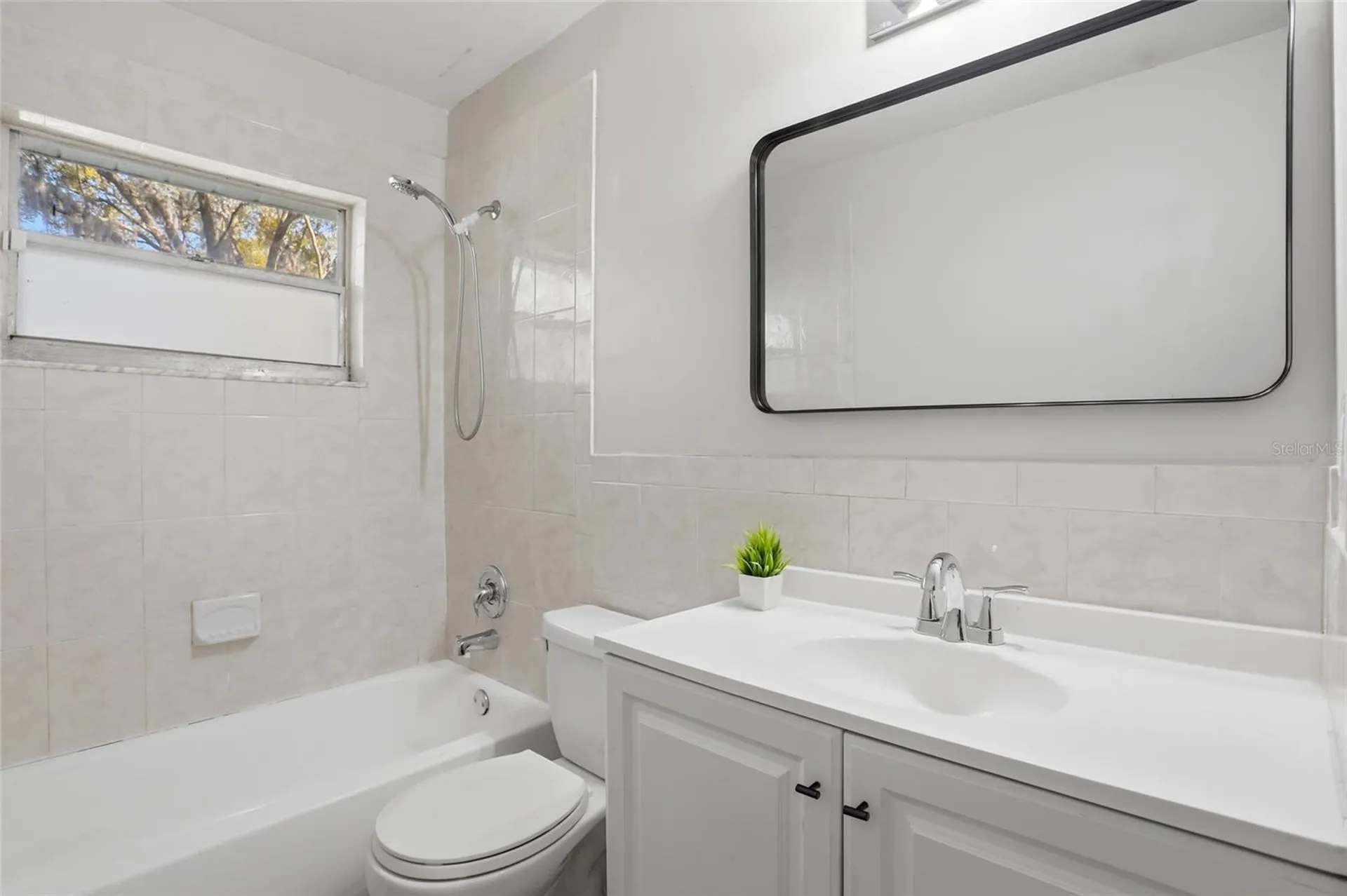 2014 Bates Avenue Eustis FL 32726