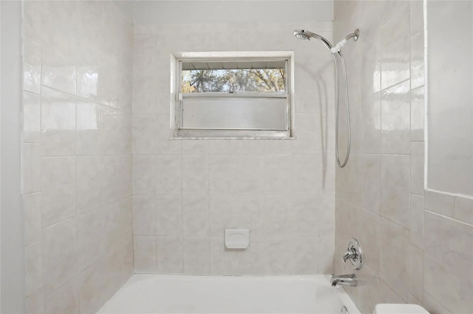 2014 Bates Avenue Eustis FL 32726