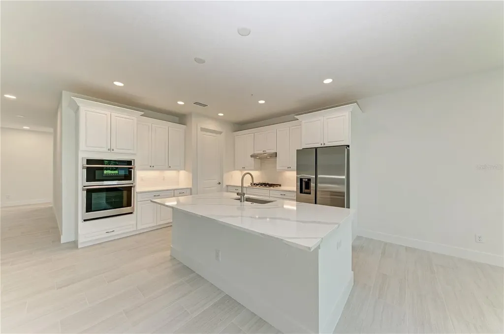 10016 Rembrandt Way Bradenton FL 34212