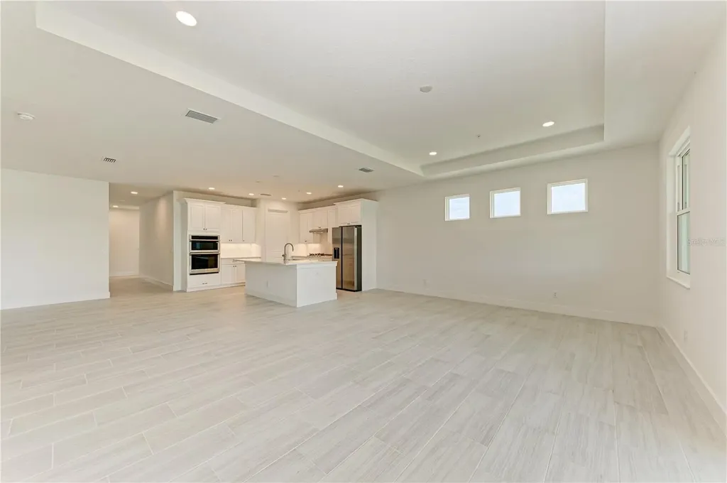 10016 Rembrandt Way Bradenton FL 34212