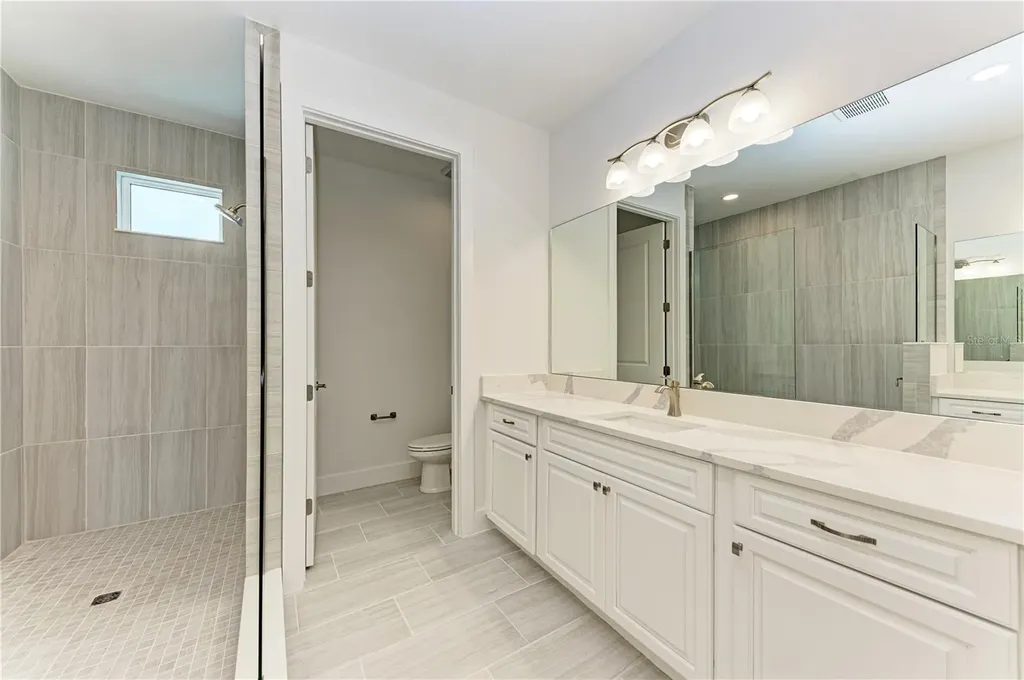 10016 Rembrandt Way Bradenton FL 34212