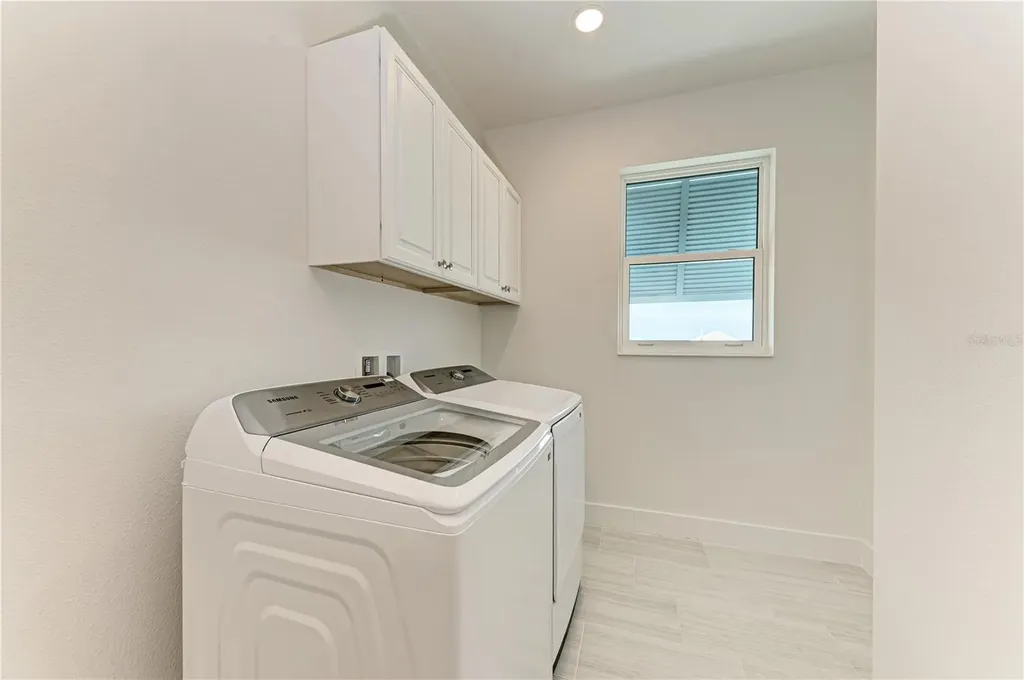 10016 Rembrandt Way Bradenton FL 34212