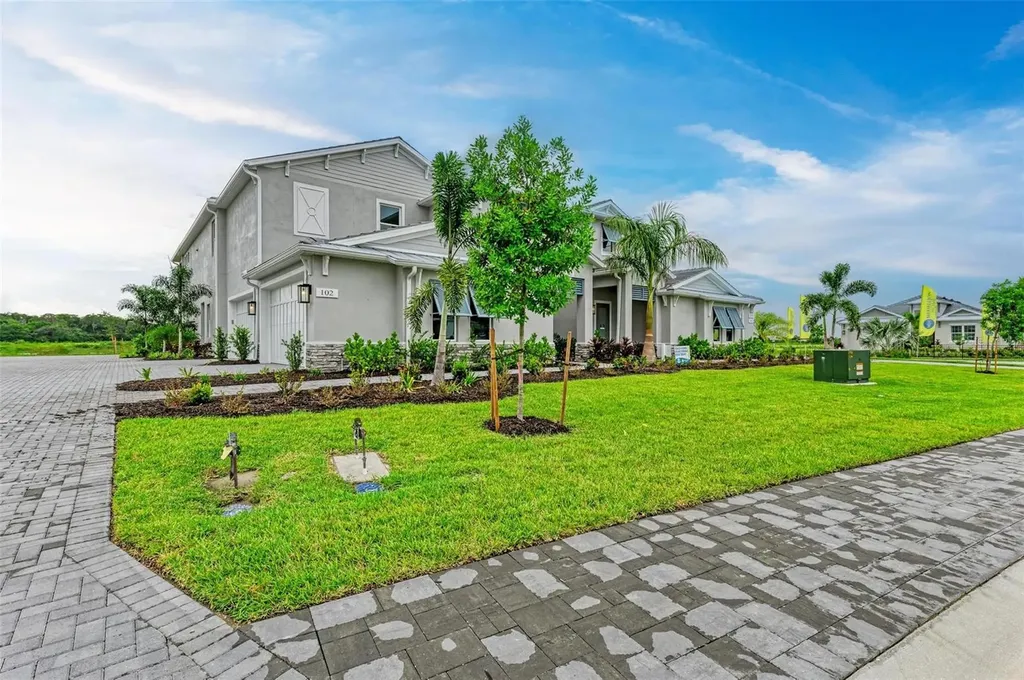 10016 Rembrandt Way Bradenton FL 34212