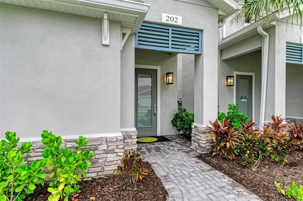 10016 Rembrandt Way Bradenton FL 34212