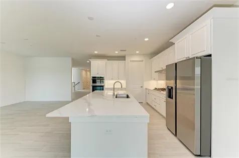 10016 Rembrandt Way Bradenton FL 34212