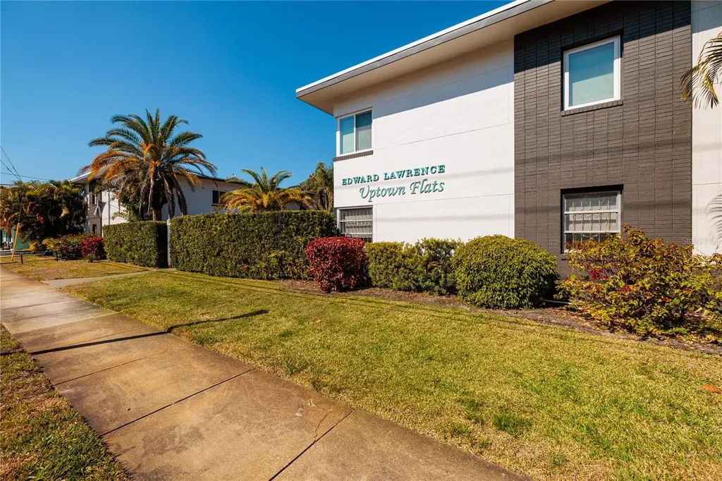 525 9th Avenue N St Petersburg FL 33701