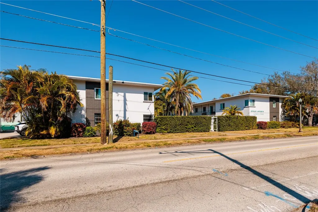 525 9th Avenue N St Petersburg FL 33701