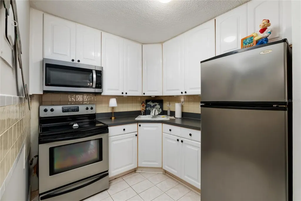 525 9th Avenue N St Petersburg FL 33701