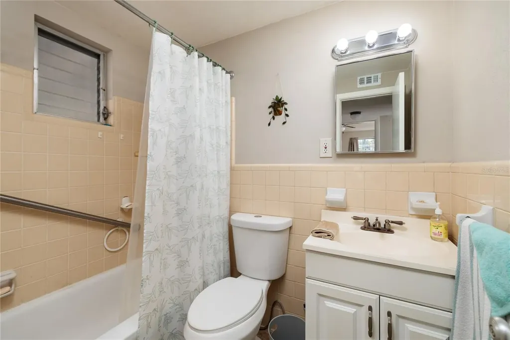 525 9th Avenue N St Petersburg FL 33701