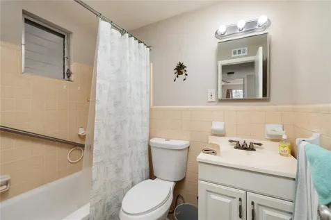 525 9th Avenue N St Petersburg FL 33701