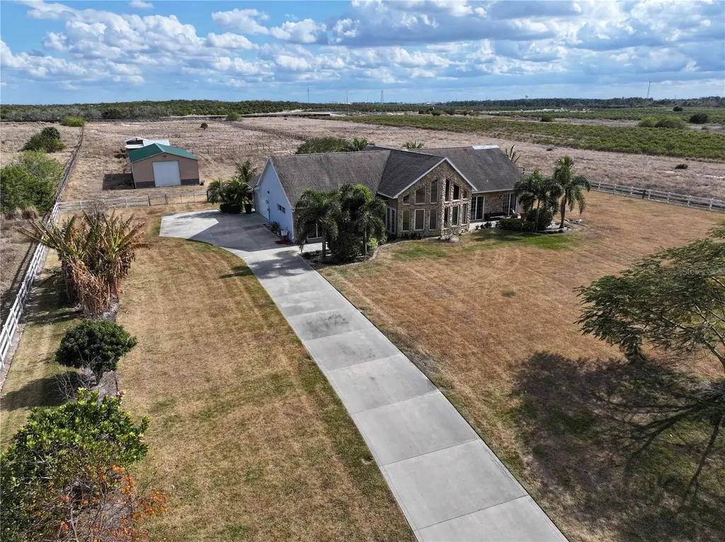 186 S Bear Pointe Drive Lake Placid FL 33852