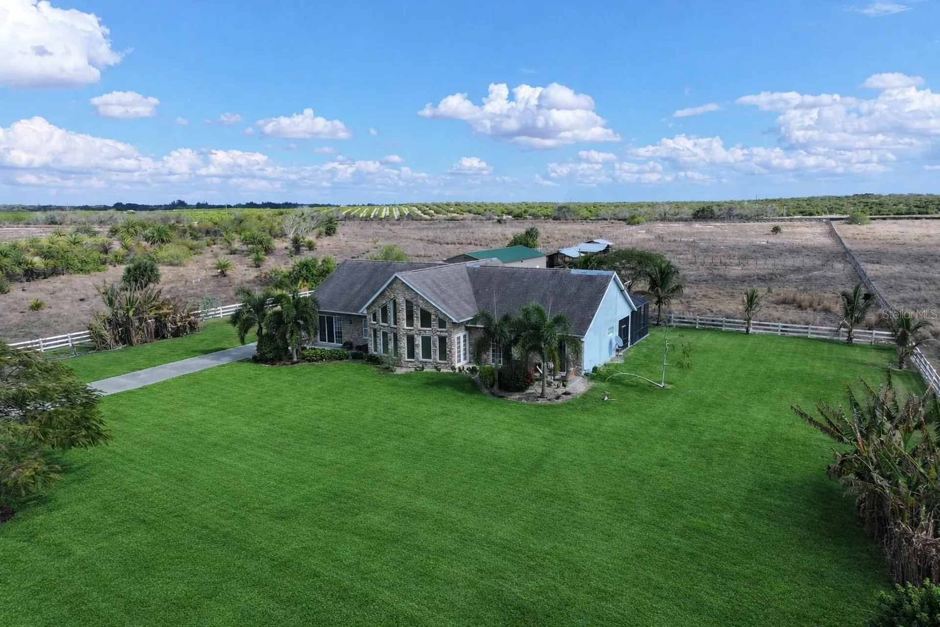 186 S Bear Pointe Drive Lake Placid FL 33852